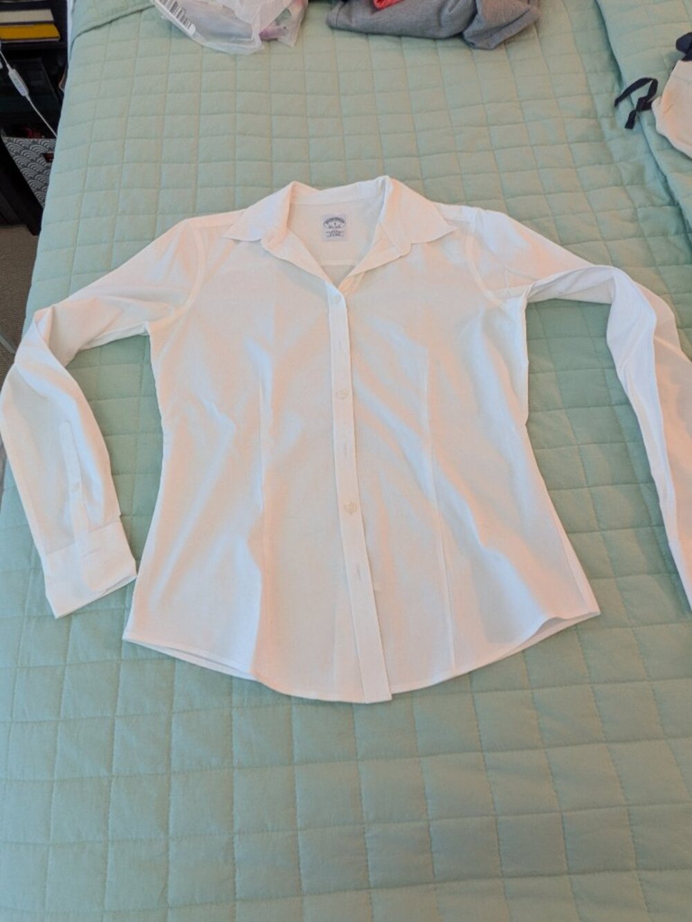 Like new Brooks Brothers Size 0 Cotton Button up shirt